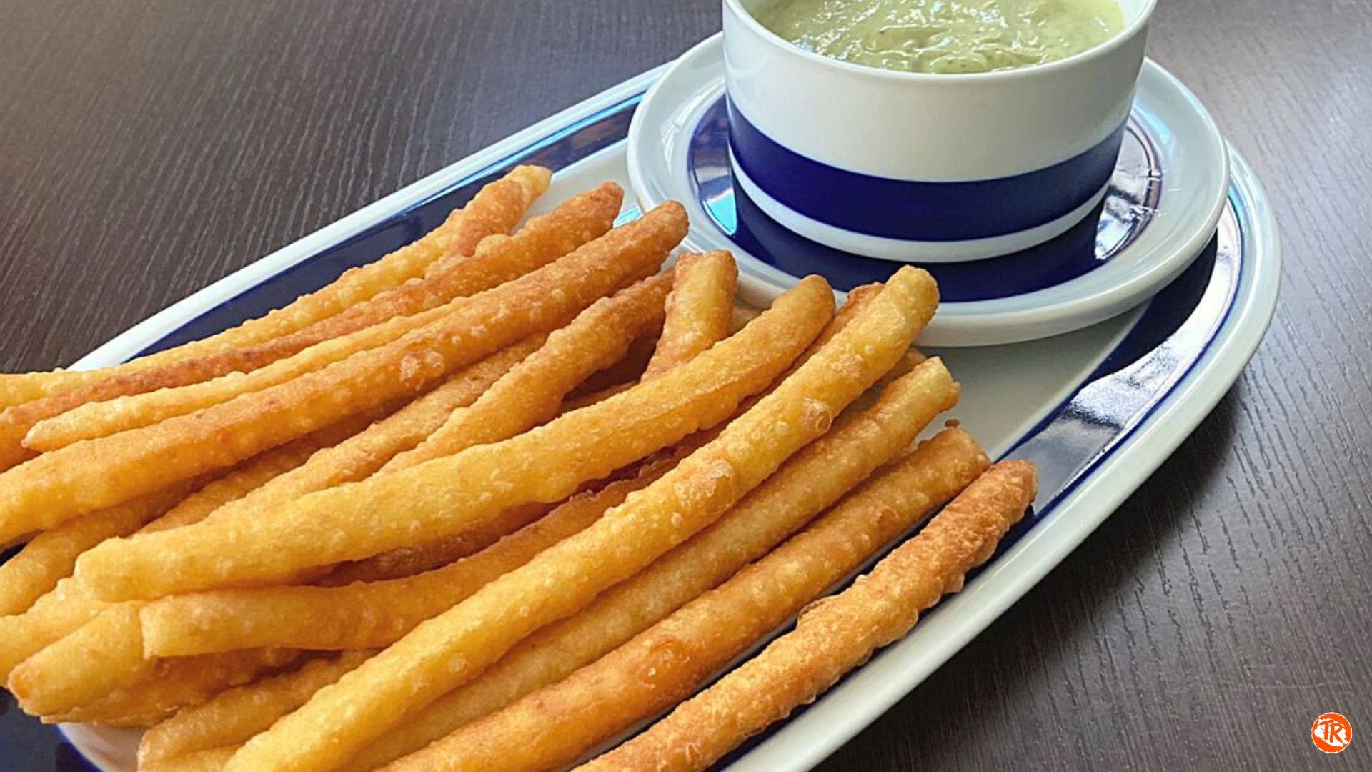 PALITOS DE PATATAS CON ADEREZO DE CILANTRO